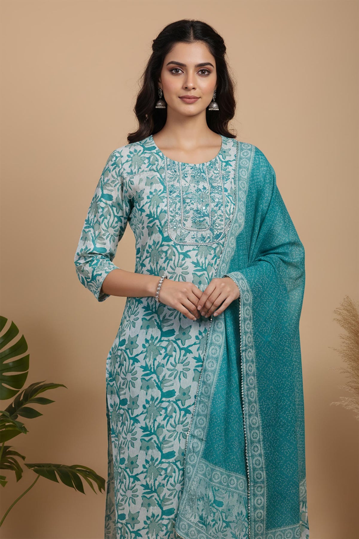 SN111 women’s teal floral cotton kurta set closeup showing round neckline and three-quarter sleeves