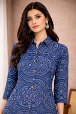 SN158 women’s indigo cotton co-ord set closeup showing V-neck collar, long sleeves and concentric print detail.
