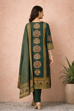 SN163 women’s forest green silk blend kurta set back view with geometric print and bordered dupatta
