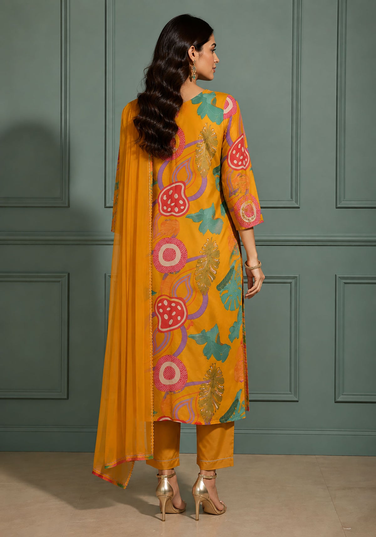 SN168 women’s mustard abstract print three-quarter sleeve kurta set back pose studio view