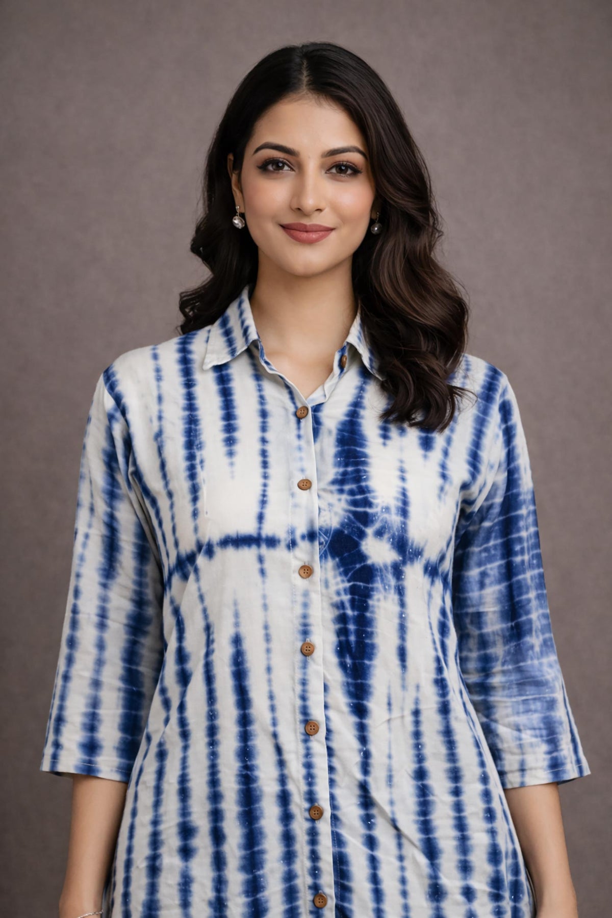 SN173 women’s indigo tie-dye cotton tunic closeup with button-down front and shirt collar detail.