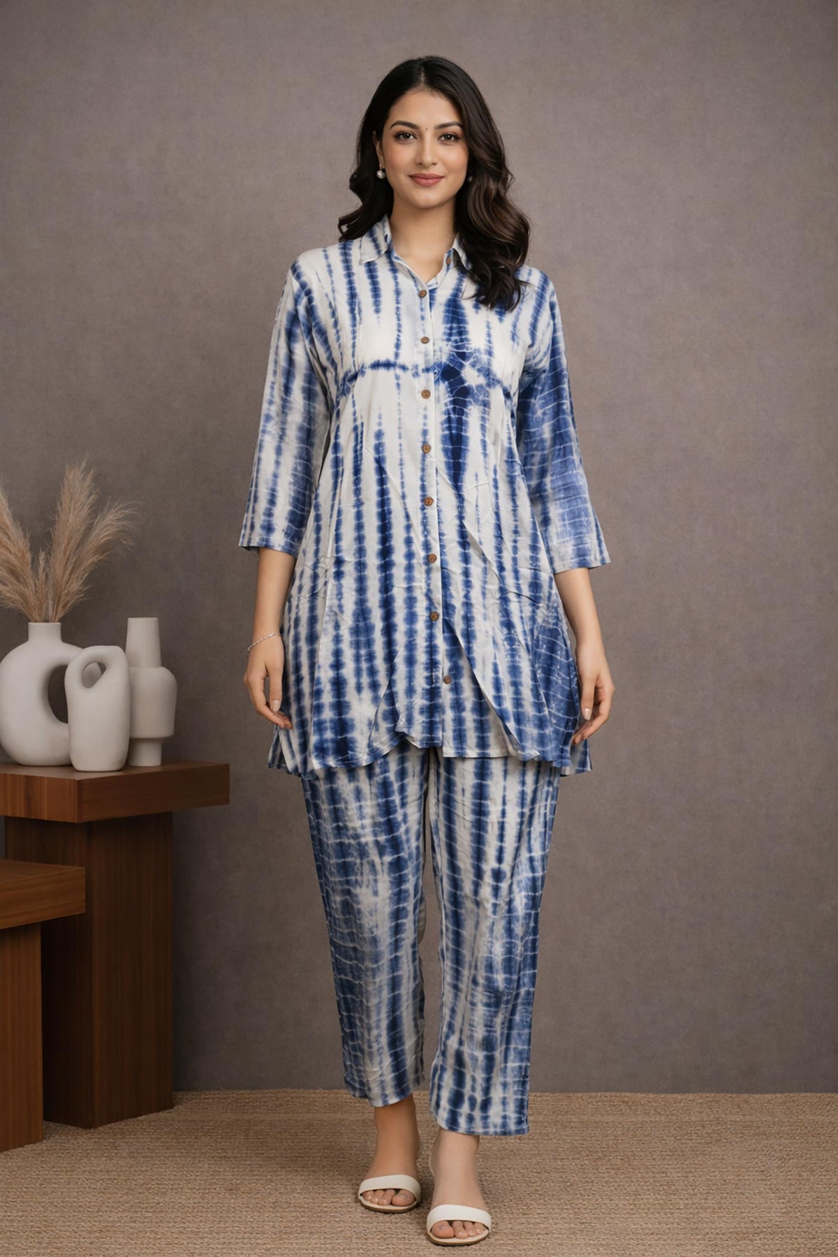 SN173 women’s indigo tie-dye cotton cord set with shirt collar and three-quarter sleeves, front pose.