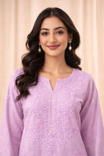 SN230 women’s lilac cotton Chanderi kurta closeup showing chikankari embroidery and notched V-neck detail