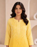 SN233 women’s ombre yellow embroidered kurta with notched round neckline, closeup detail