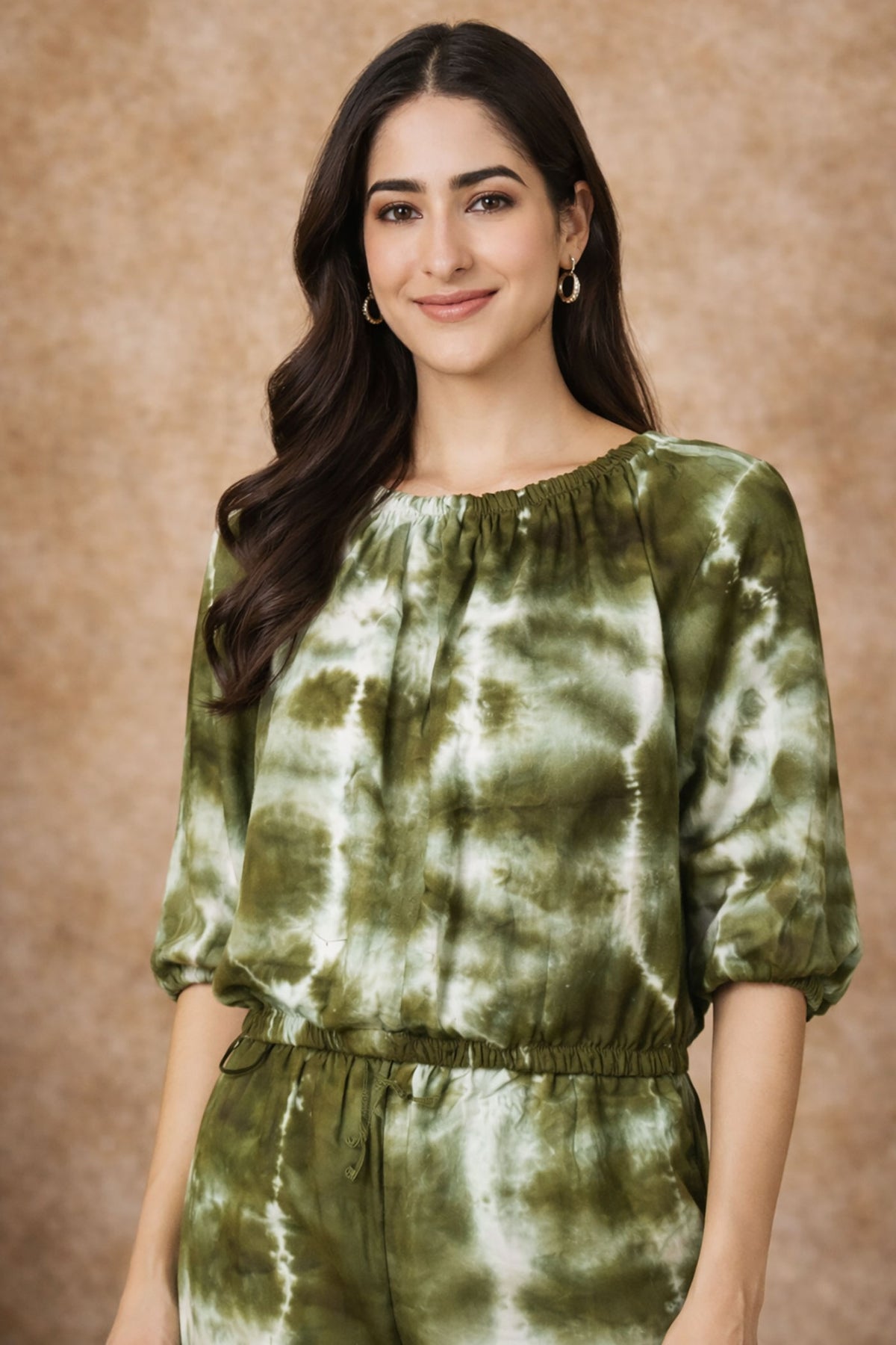 SN24 olive green tie-dye co-ord set for women, gathered neckline and relaxed sleeve detail closeup