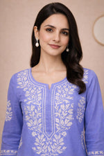 SN241 women’s periwinkle cotton kurta closeup showing floral embroidery, round slit neckline and three-quarter sleeves.