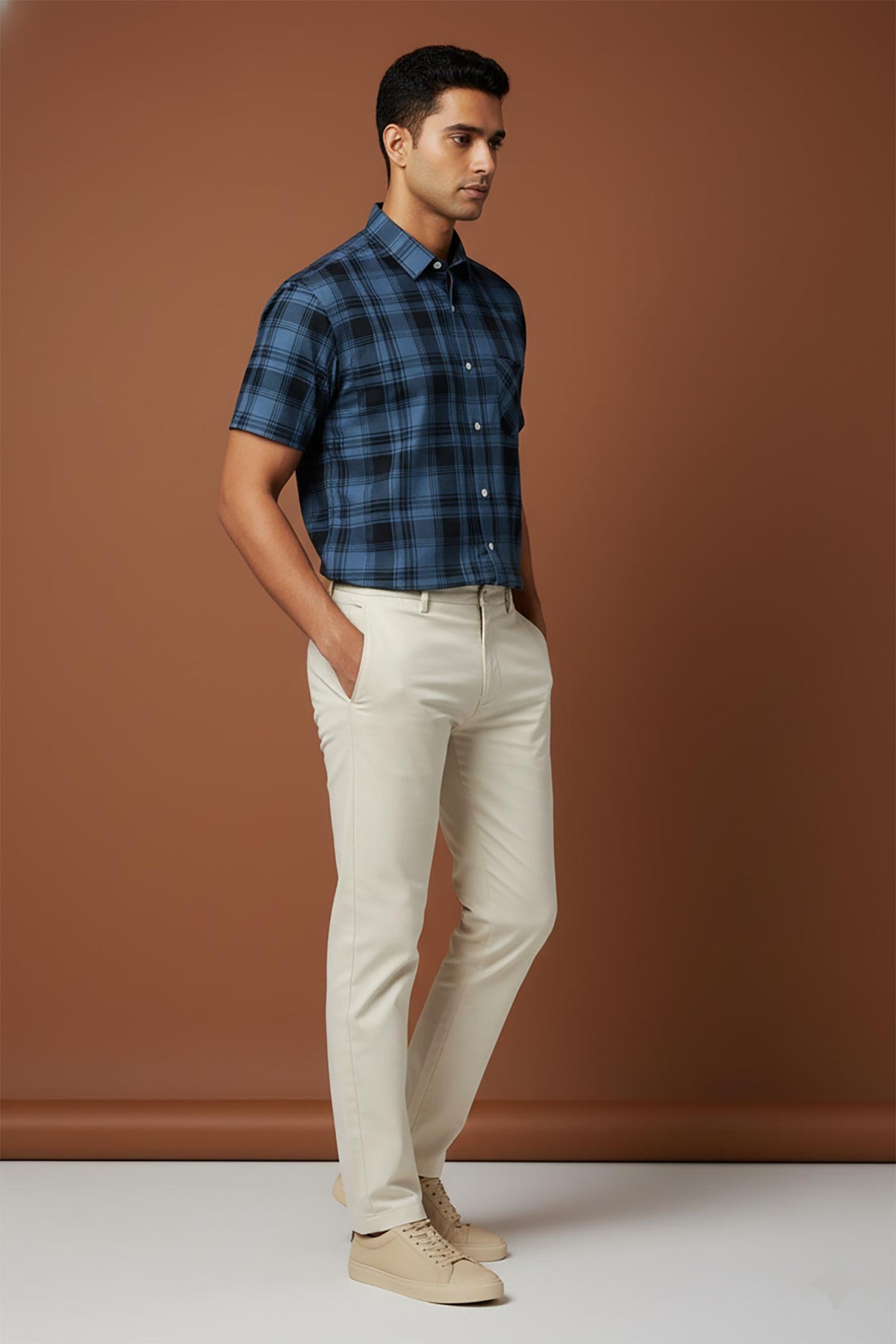 SN310 men’s midnight blue cotton blend plaid short sleeve shirt side pose with tailored regular fit