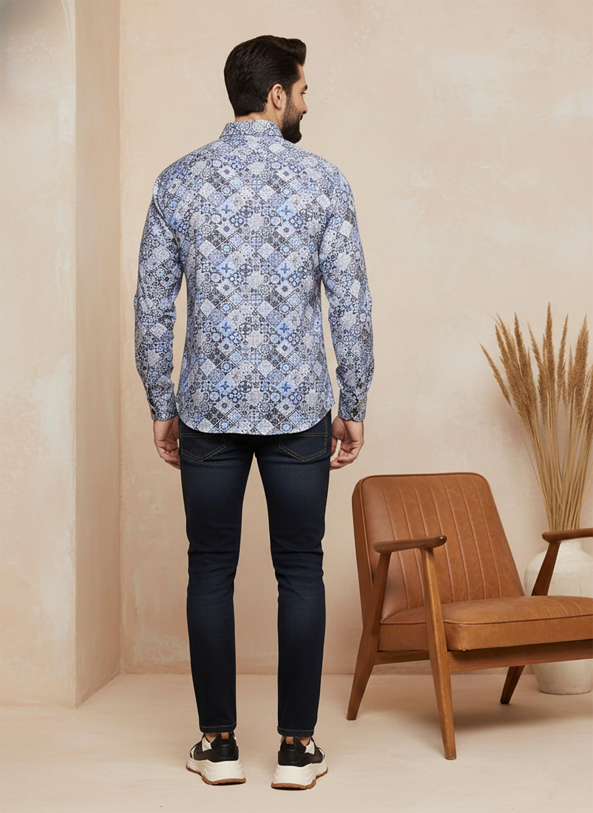 SN312 men’s blue grey mosaic print cotton blend long sleeve shirt back pose view
