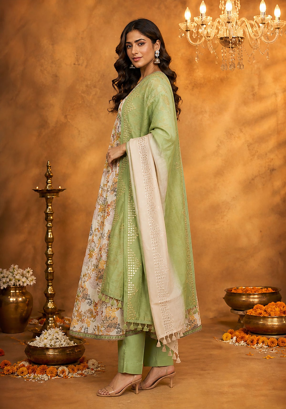 SN103 women’s ivory floral Anarkali kurta set with V-neck and side pose view