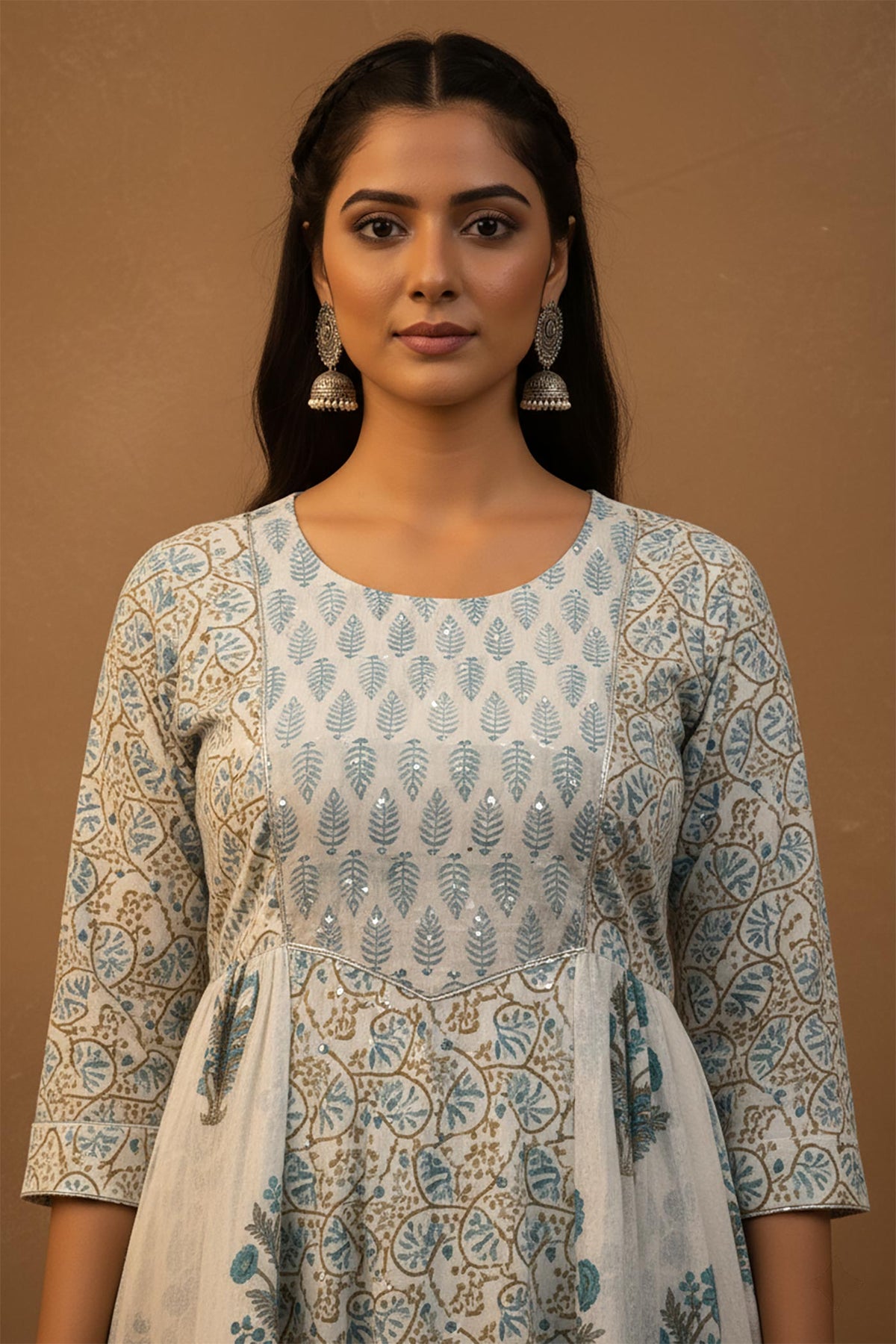 SN110 women’s blue printed cotton kurta set closeup showing round neckline and floral ethnic print
