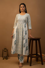 SN110 women’s blue cotton kurta set side pose with flared panels and three-quarter sleeves