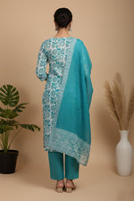 SN111 women’s teal floral cotton kurta set back pose highlighting floral print and straight fit silhouette