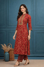 SN122 women’s red cotton kurta pant set side pose highlighting straight silhouette and relaxed fit