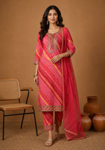 SN124 women’s rani bandhej kurta set with 3/4 sleeves and mirror neckline front pose