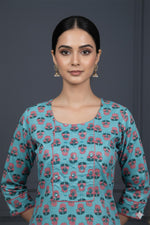 SN128 women’s aqua blue cotton printed kurti scoop neck yoke detail closeup pose