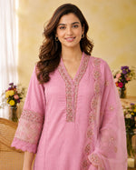 SN135 women’s blush pink embroidered kurta V-neck and sleeve detail closeup pose