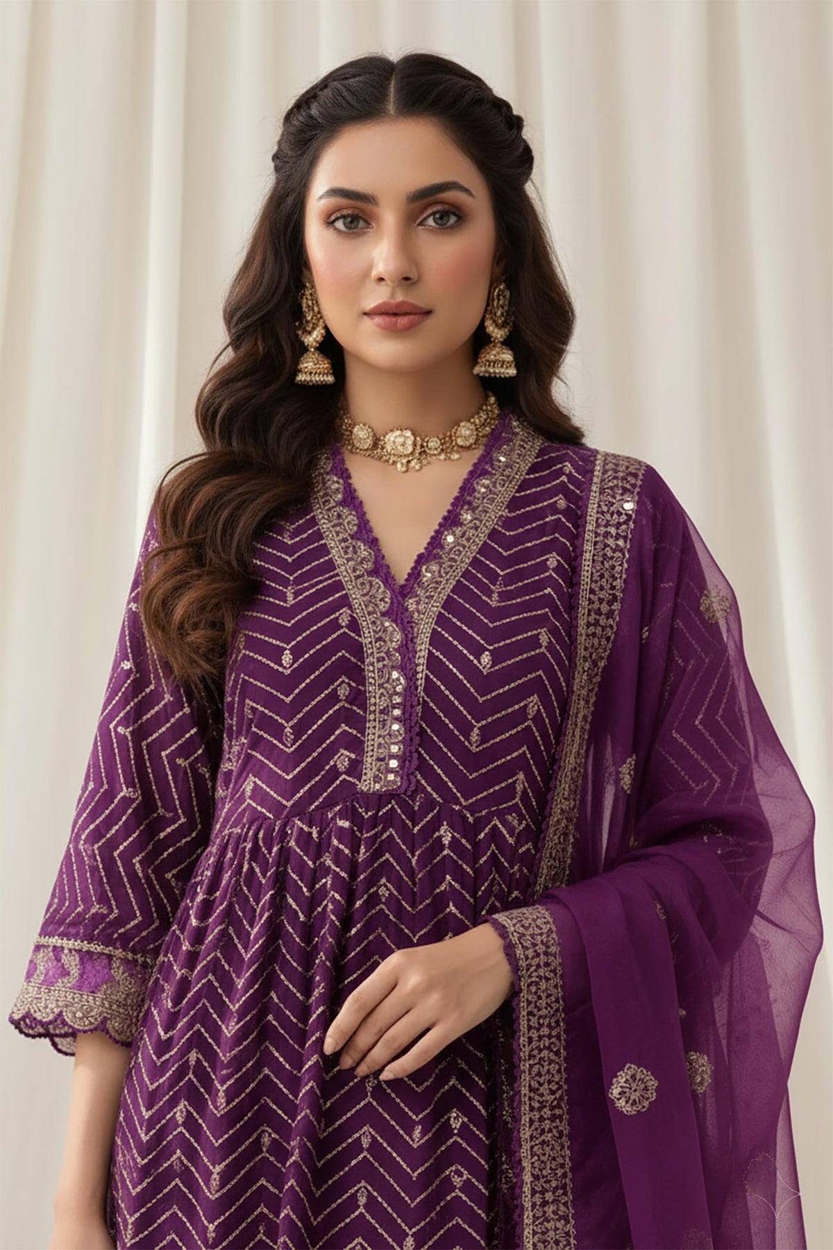 SN143 women’s purple embroidered kurta set closeup, V-neck detailing and three-quarter sleeves