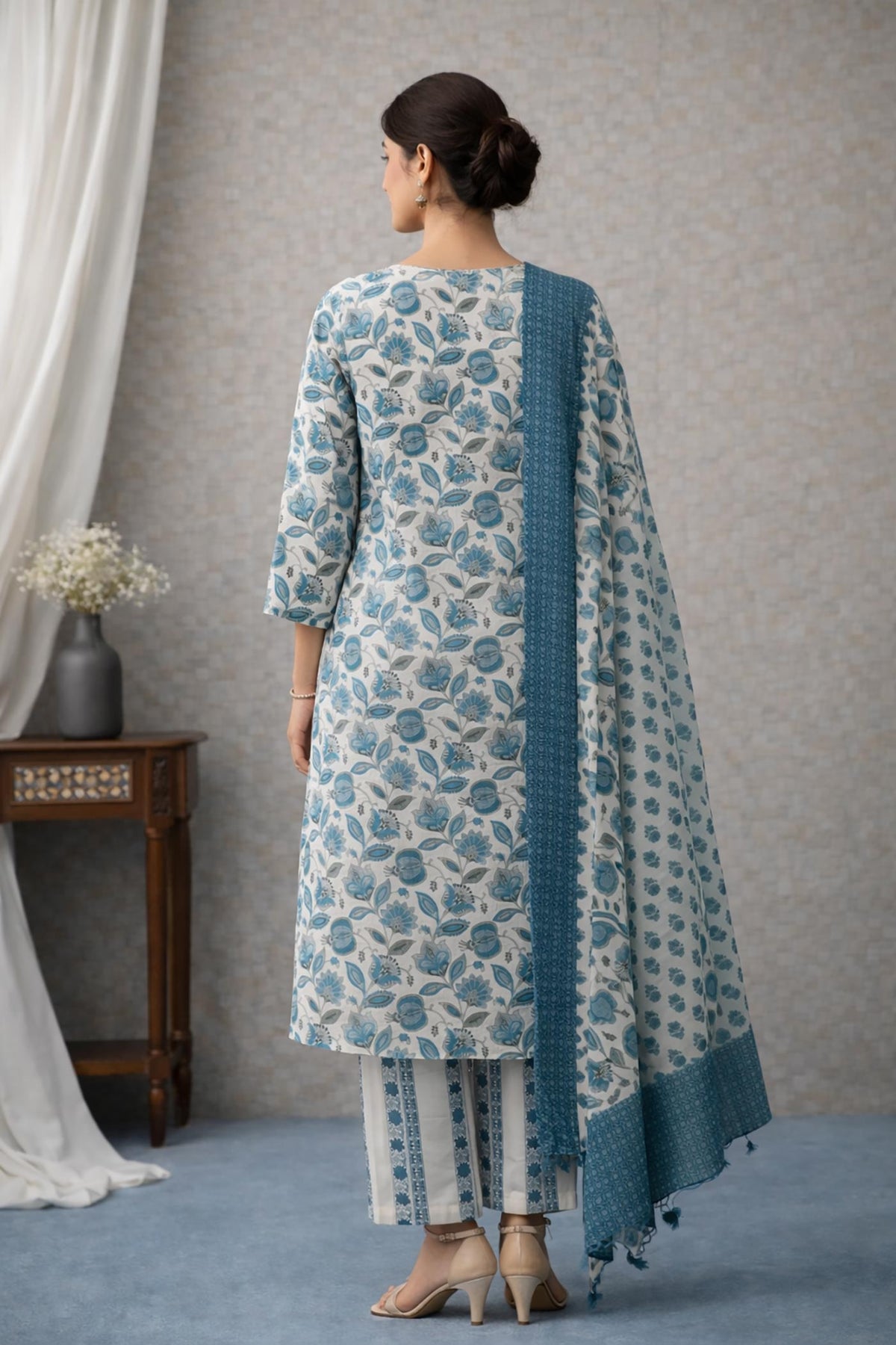 SN148 women’s teal floral cotton kurta set with dupatta, three-quarter sleeves and straight fit, back view.