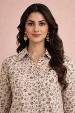 SN160 women’s ivory floral print cotton kurta closeup showing collar neckline and button detail