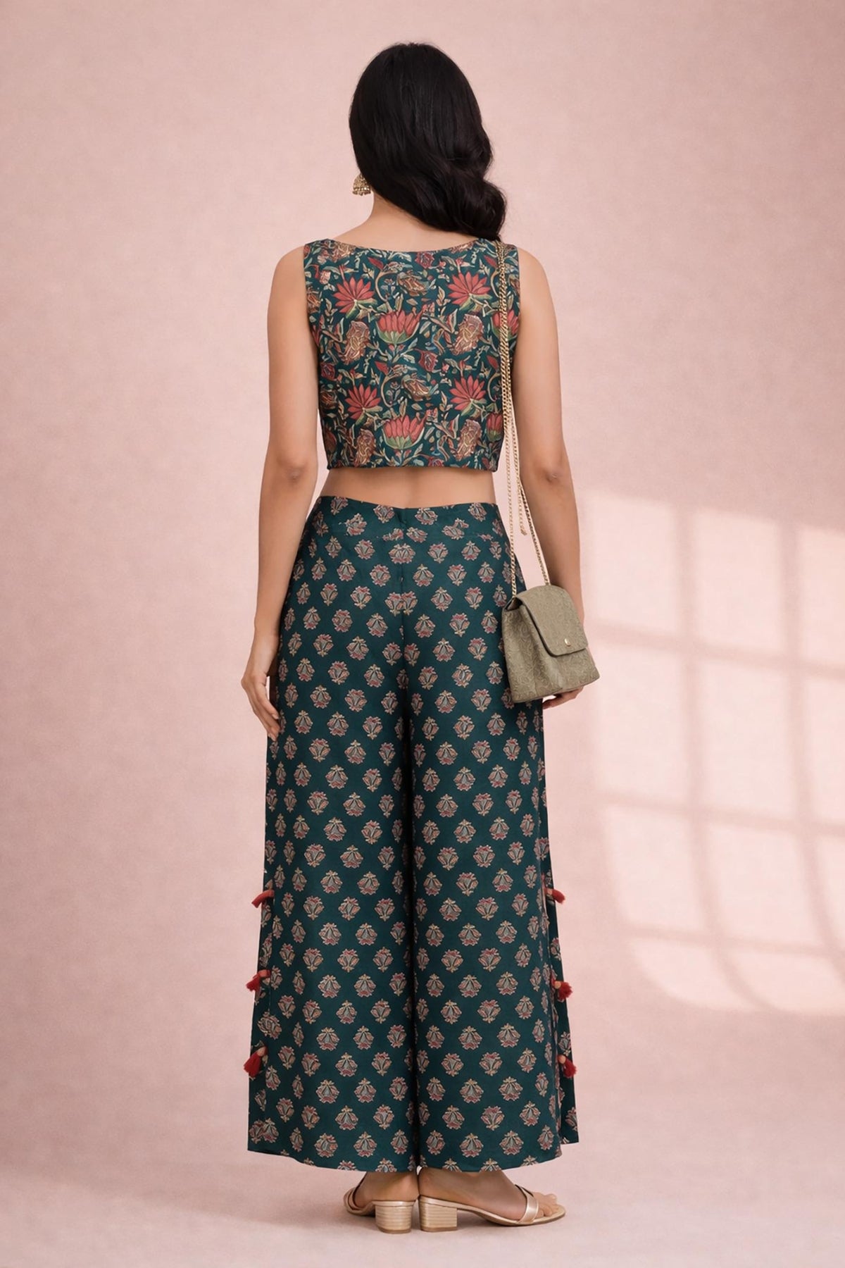 SN177 women’s teal lotus print cotton sleeveless crop top and palazzo co-ord back view.