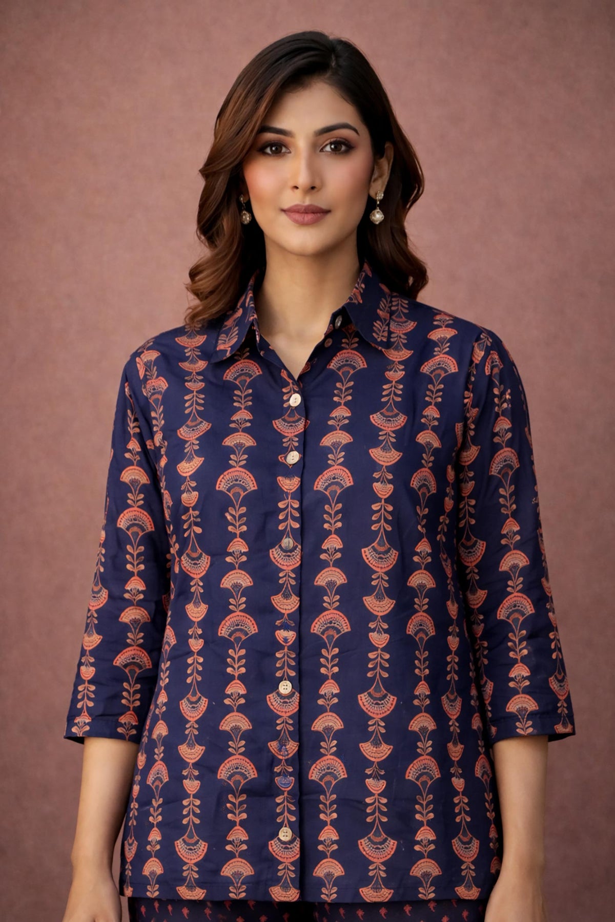 SN180 women’s indigo cotton kurta co-ord set close-up showing fan print, shirt collar neckline and button placket