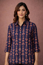 SN180 women’s indigo cotton kurta co-ord set close-up showing fan print, shirt collar neckline and button placket