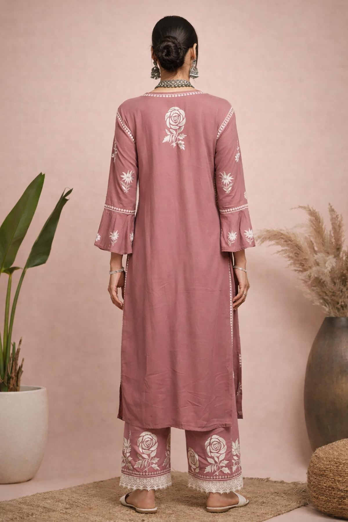 SN236 women’s dusty rose cotton blend kurta set back pose with straight fit and embroidered detailing