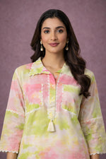 SN259 women’s pastel cotton blend kurta closeup showing lace trim, shirt collar and button placket