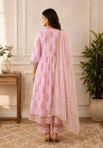 SN265 women’s blush pink cotton kurta set back pose with printed design and three-quarter sleeves