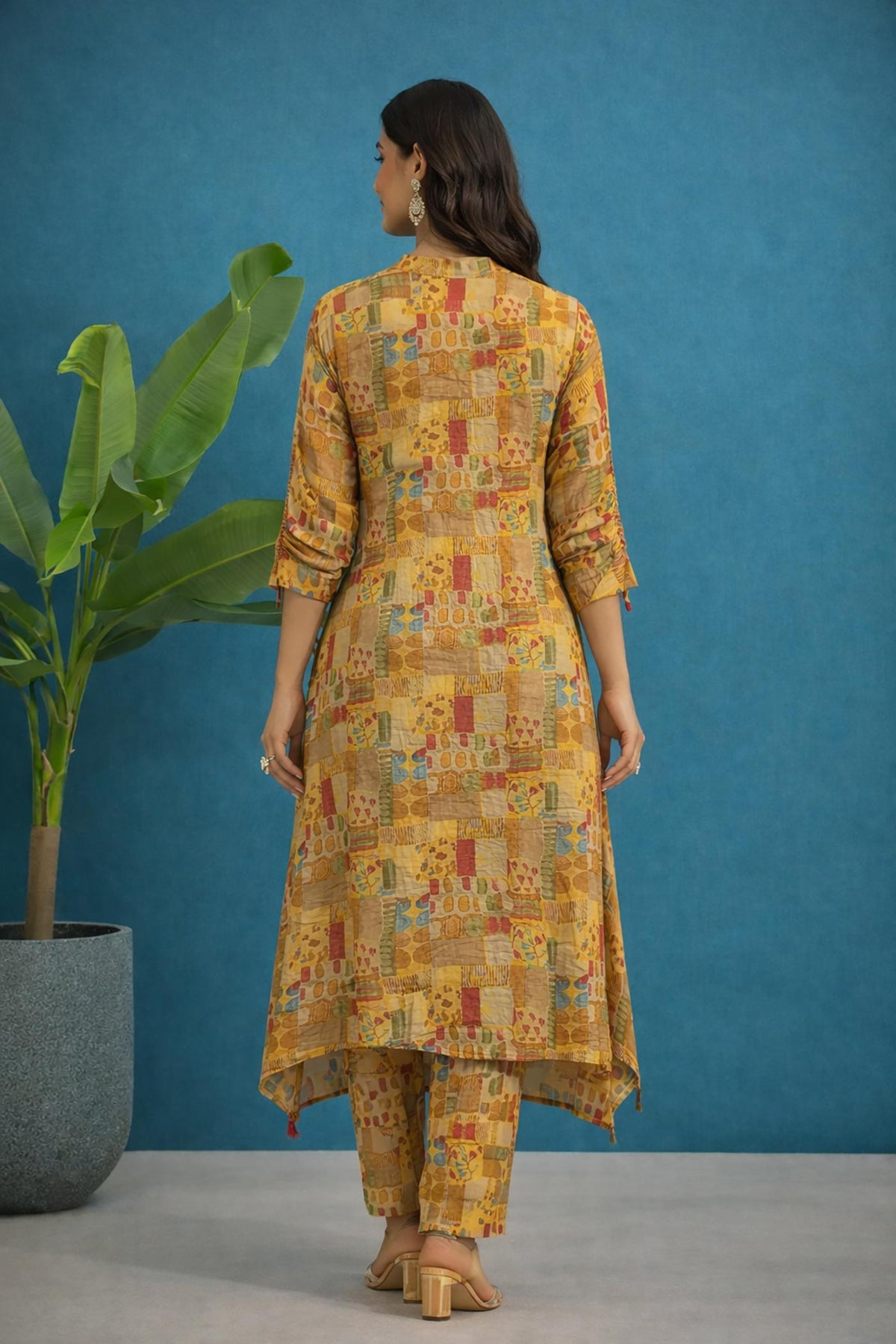 SN271 women’s mustard cotton kurta pant set back pose with patchwork print and straight silhouette