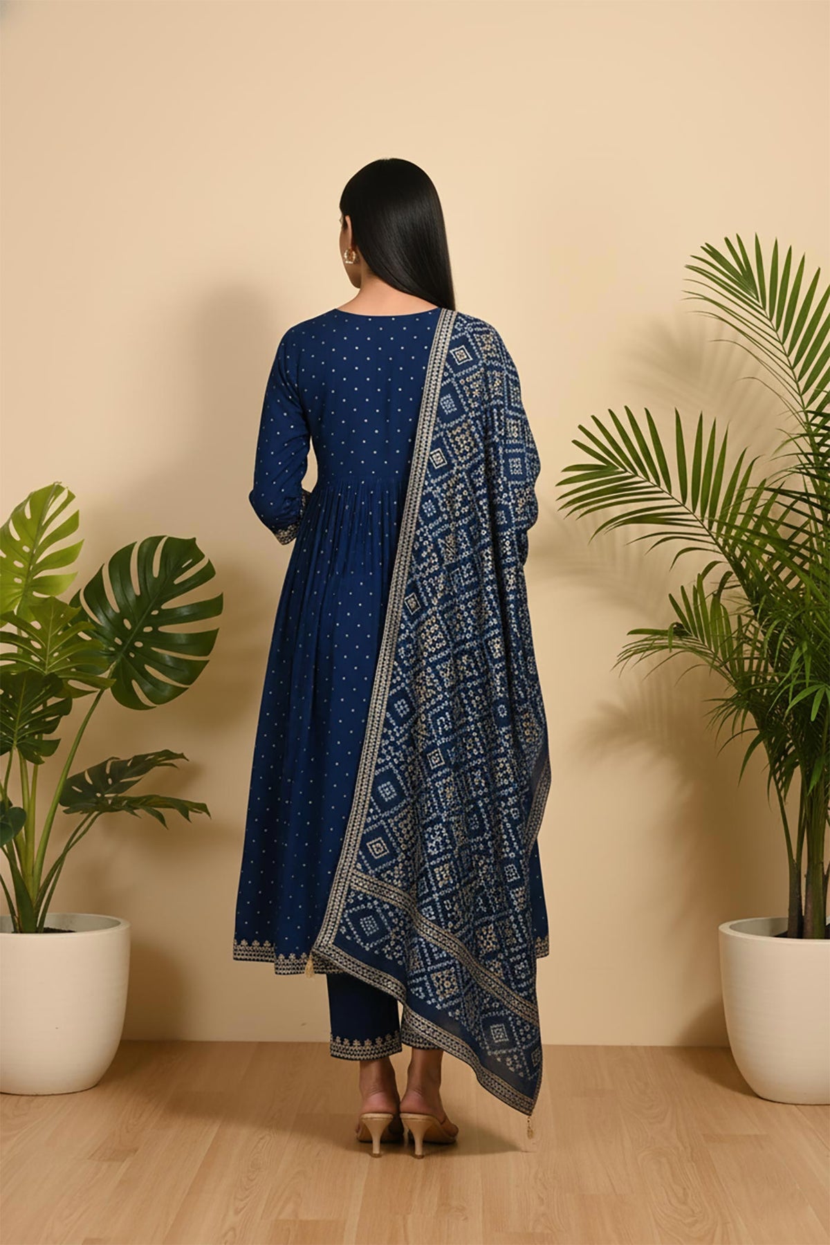 SN289 women’s navy blue embroidered kurta set with three-quarter sleeves back pose
