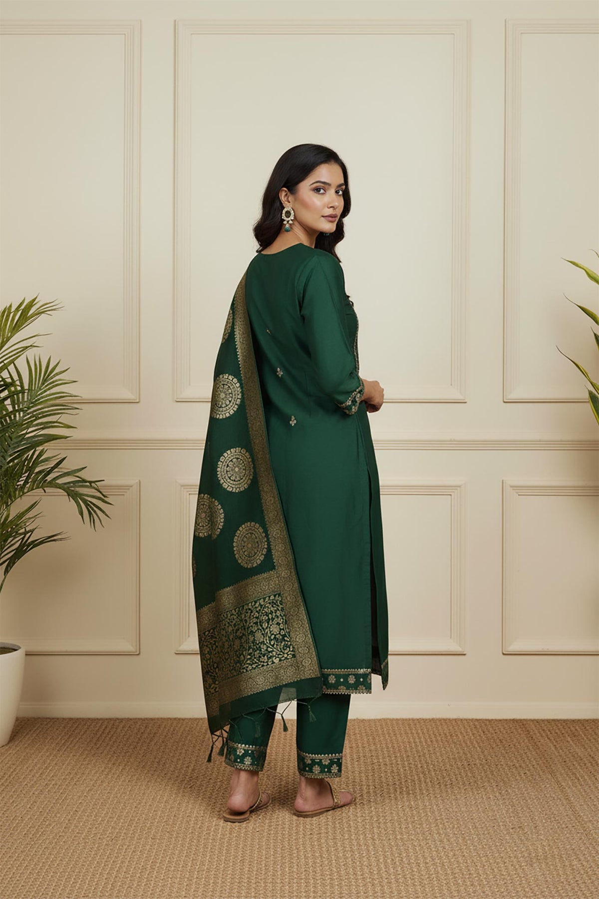 SN290 women’s forest green kurta set side pose with gold jacquard dupatta and straight-fit silhouette