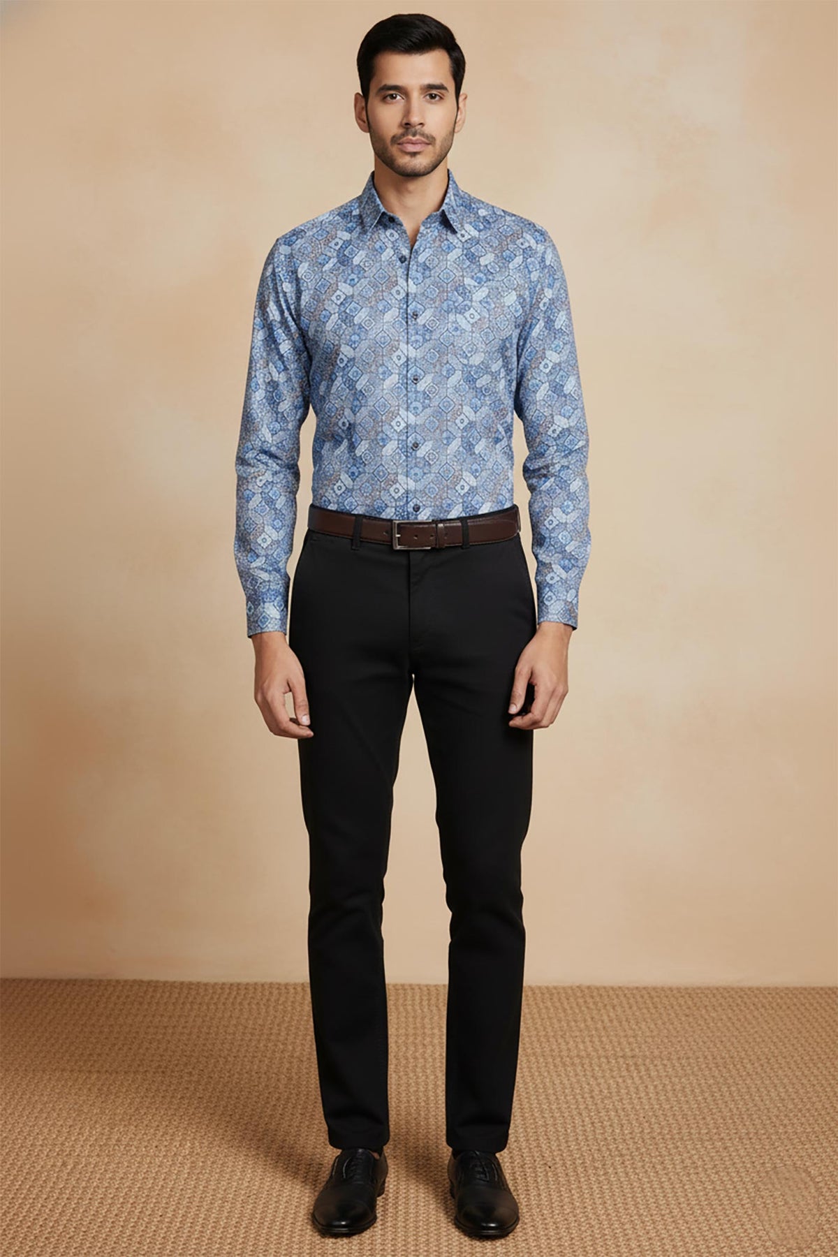 SN320 blue cotton slim fit men’s shirt with mosaic geometric print front pose and full sleeves