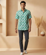 SN328 emerald green cotton geometric printed shirt for men, short sleeve spread collar front pose with tailored fit